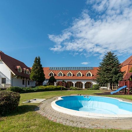 Global Apartmanhaz Vonyarcvashegy Exterior photo